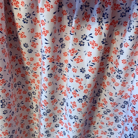 NWOT. Loft outlet off the shoulder top. XXL. - Picture 4 of 7